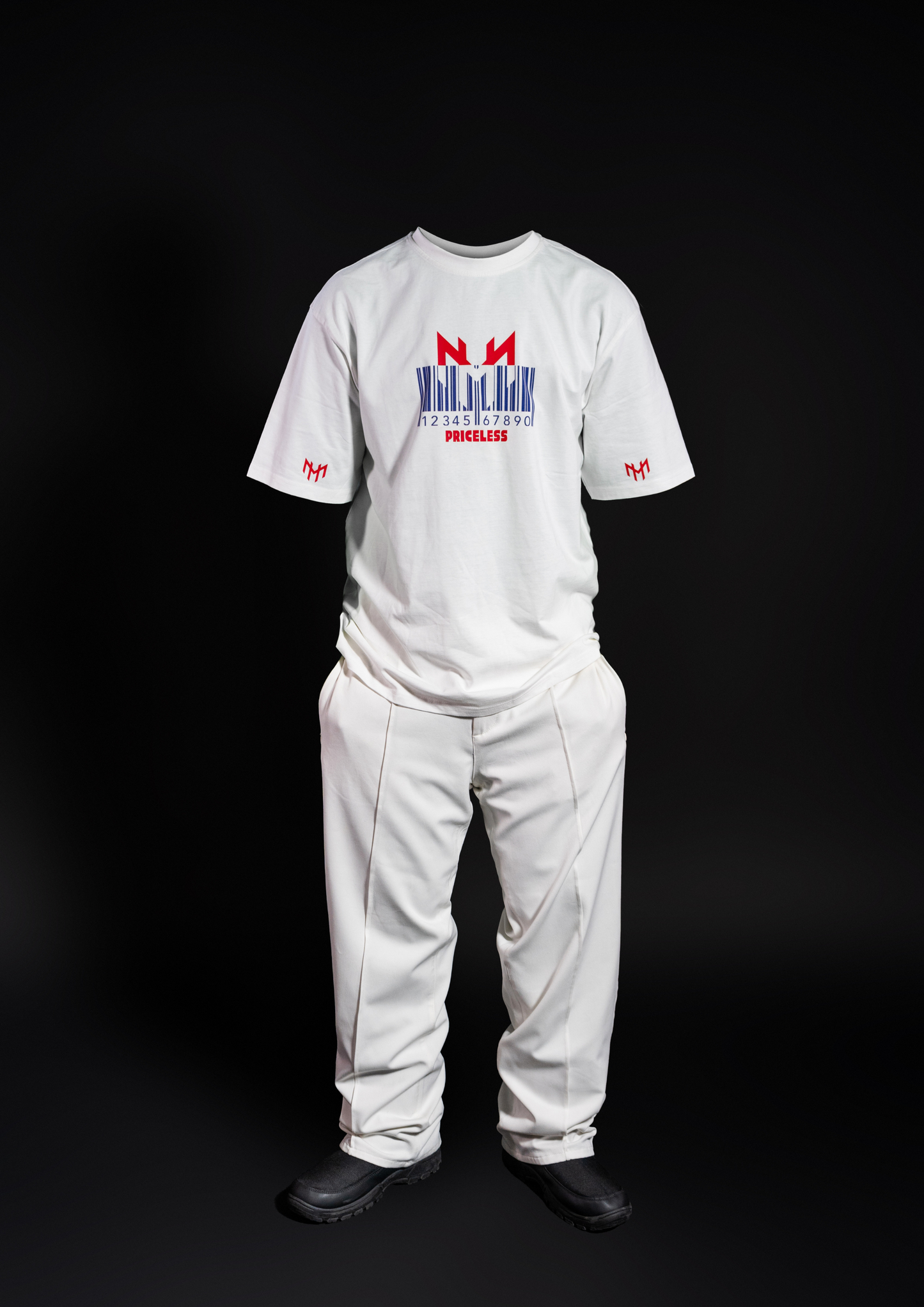 Weißes Oversize T-Shirt “Priceless Barcode”