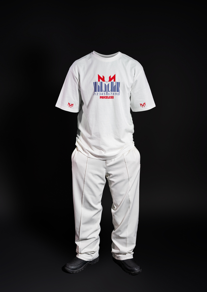 Weißes Oversize T-Shirt “Priceless Barcode”