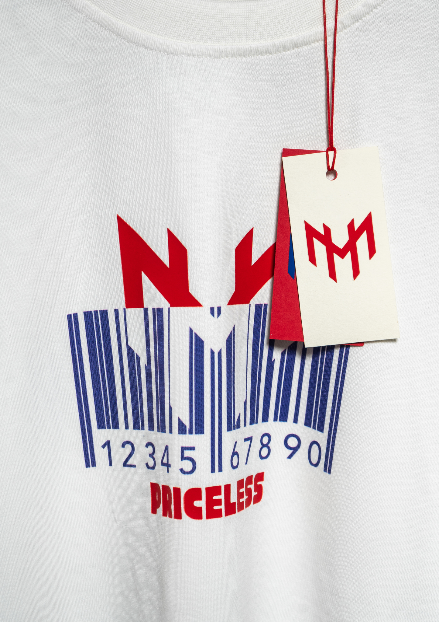 Weißes Oversize T-Shirt “Priceless Barcode”